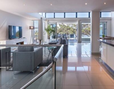 Penthouse 4 Blue 3 Bedroom with Sea View