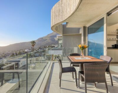 Medburn Vista Maris – 3 Bedroom Luxury Apt in Camps Bay with pool
