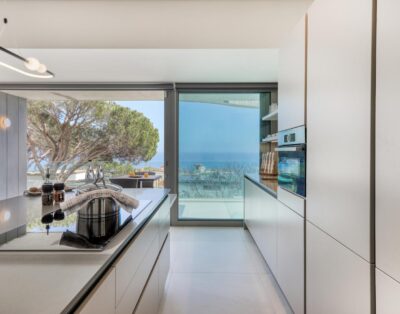 Medburn Vista Maris – 3 Bedroom Luxury Apt in Camps Bay with pool