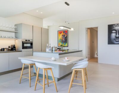 Medburn Vista Maris – 3 Bedroom Luxury Apt in Camps Bay with pool