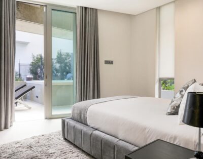 Medburn Vista Maris – 3 Bedroom Luxury Apt in Camps Bay with pool