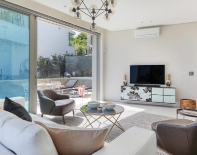 Medburn Vista Maris – 3 Bedroom Luxury Apt in Camps Bay with pool